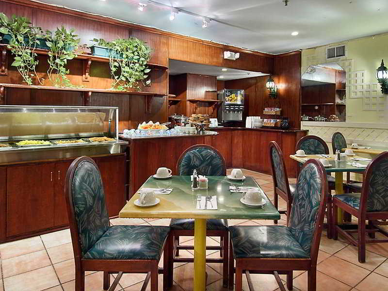Days Oceanside Hotel 3*