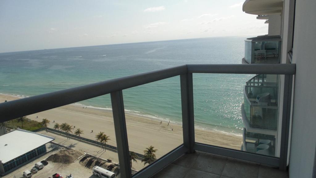 Sunny Isles Ocean View 1 Bedroom At Marenas 20th *