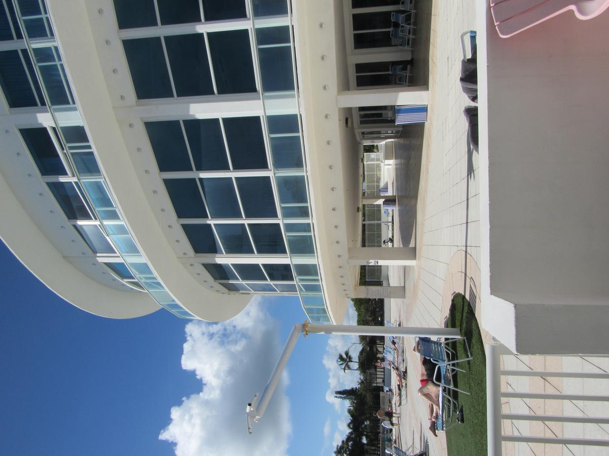 Katy, Beachfront Apartment *