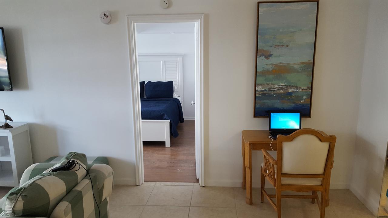 Aparthotel 2 Bedroom 2 Bath Beachfront On Miami Millionaire Row 2*