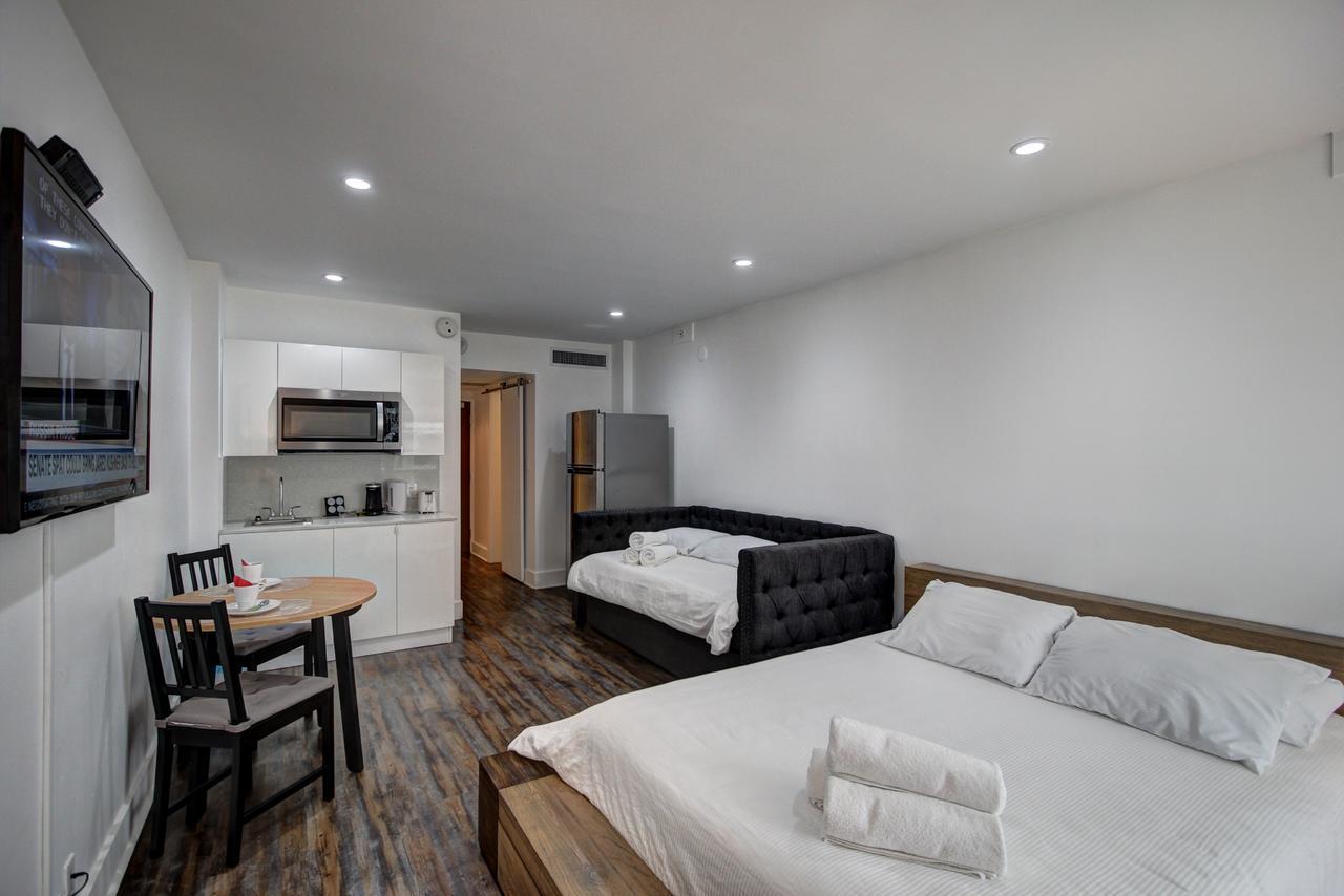 Deluxe And At The Shelborne * Miami Beach