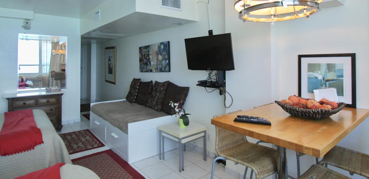 Castle Beach By Suarez Apartment *