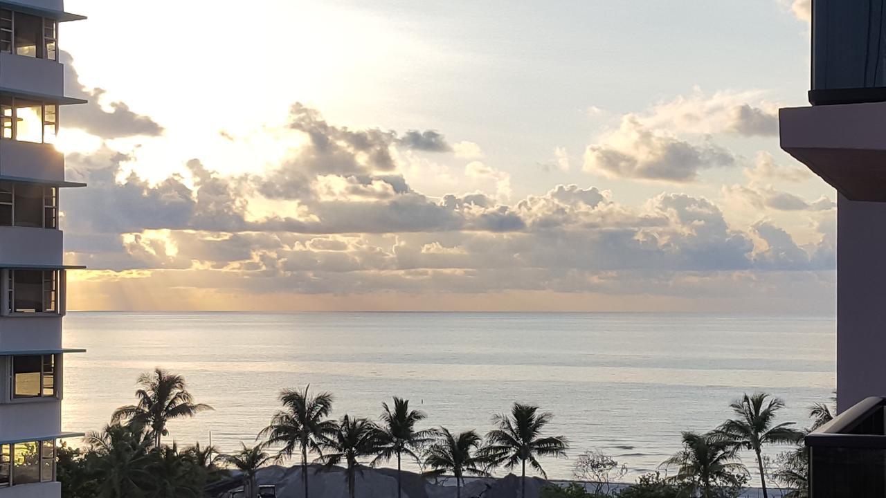 2 Bedroom 2 Bath Beachfront On Miami Millionaire Row 2*