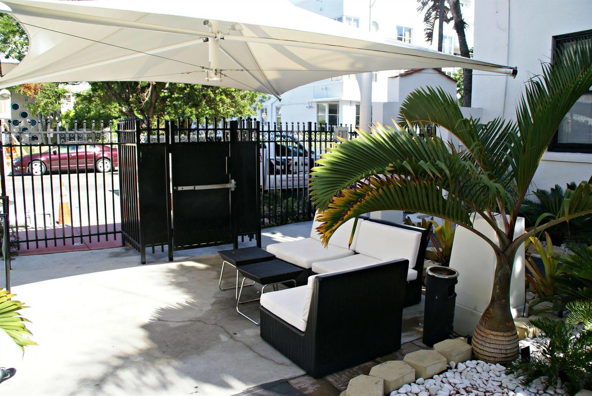 South Plaza 3*