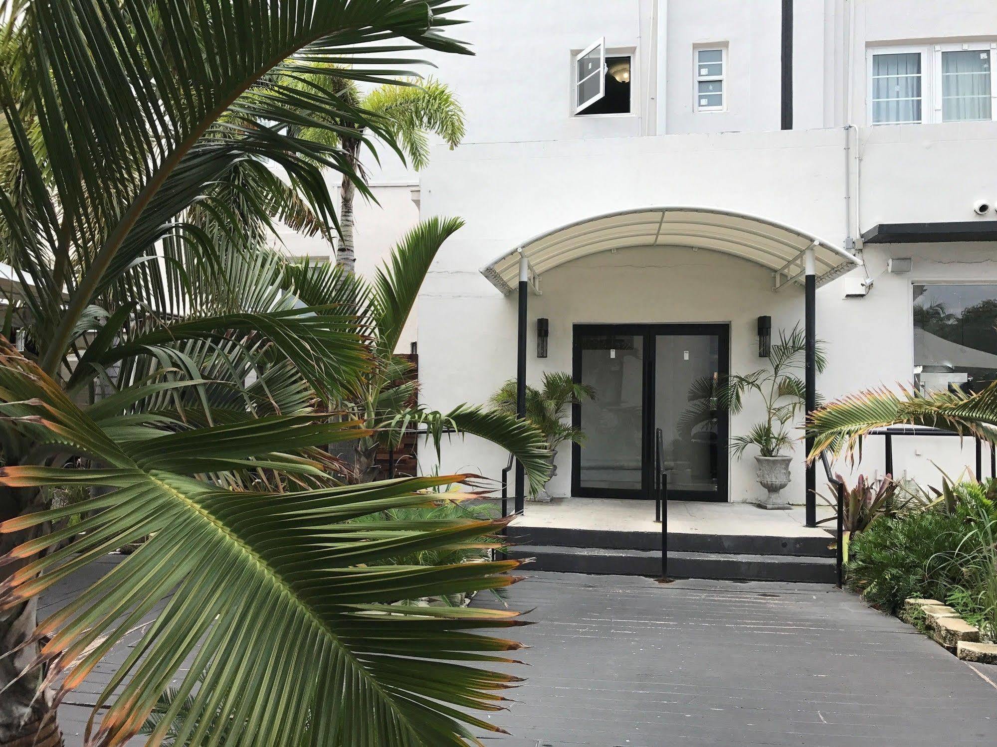 Hotel South Plaza