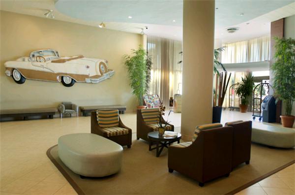 Hotel Howard Johnson Plaza North