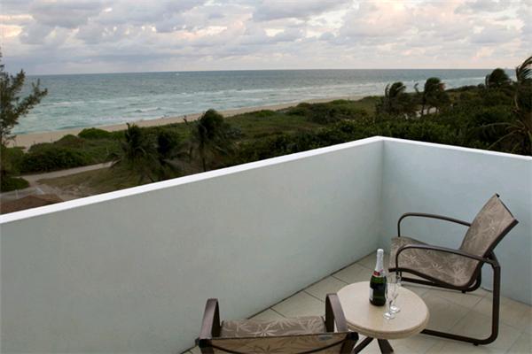 Howard Johnson Plaza North 3*