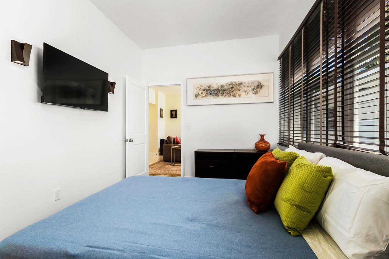 Apartment Two Bedroom Two Bath 2 Block To Beach