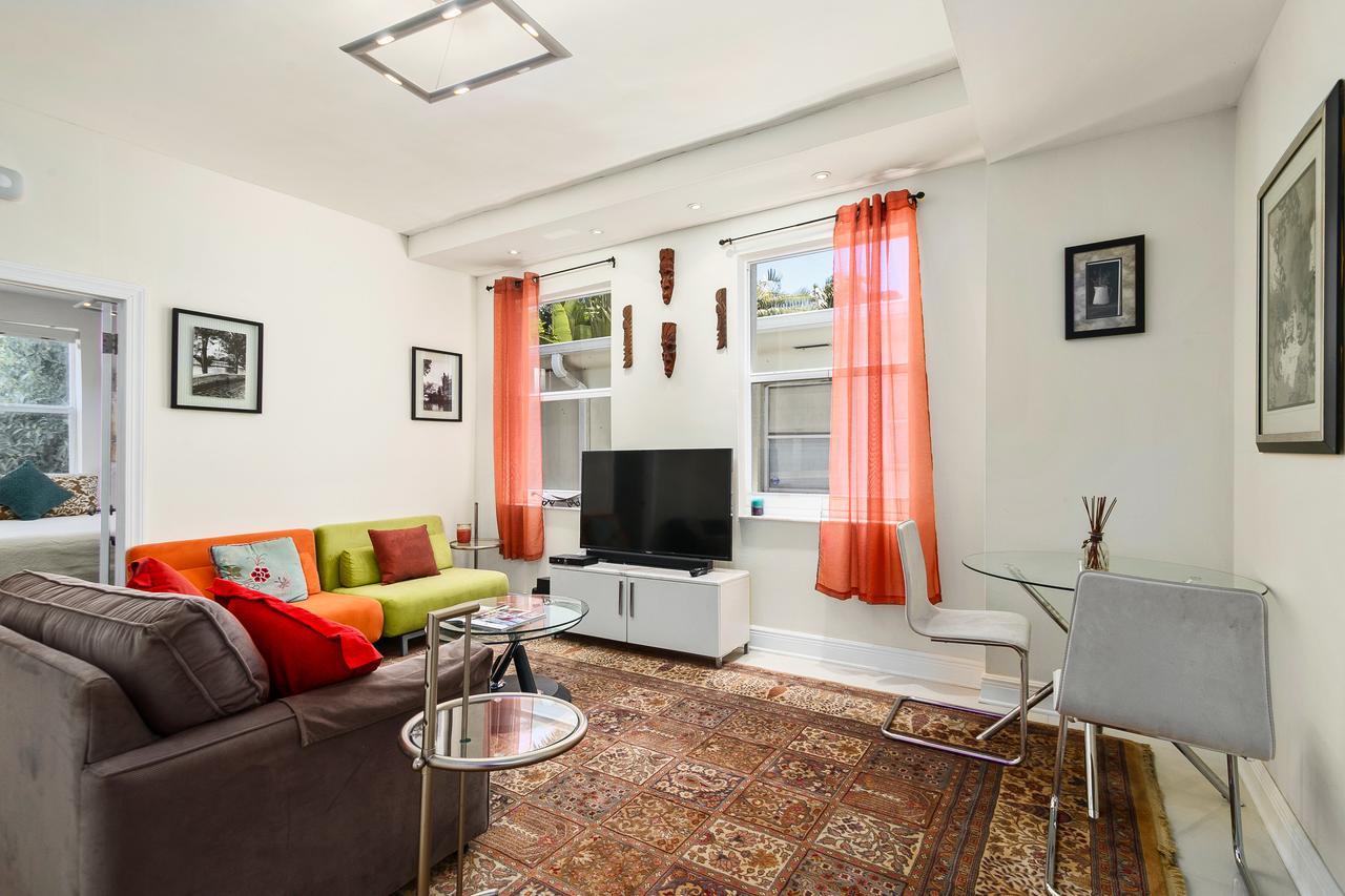 Apartment Two Bedroom Two Bath 2 Block To Beach