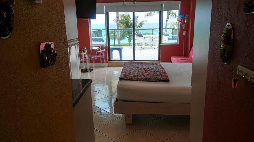 Ocean Front Casablanca With Full Kitchens & Access By Bl