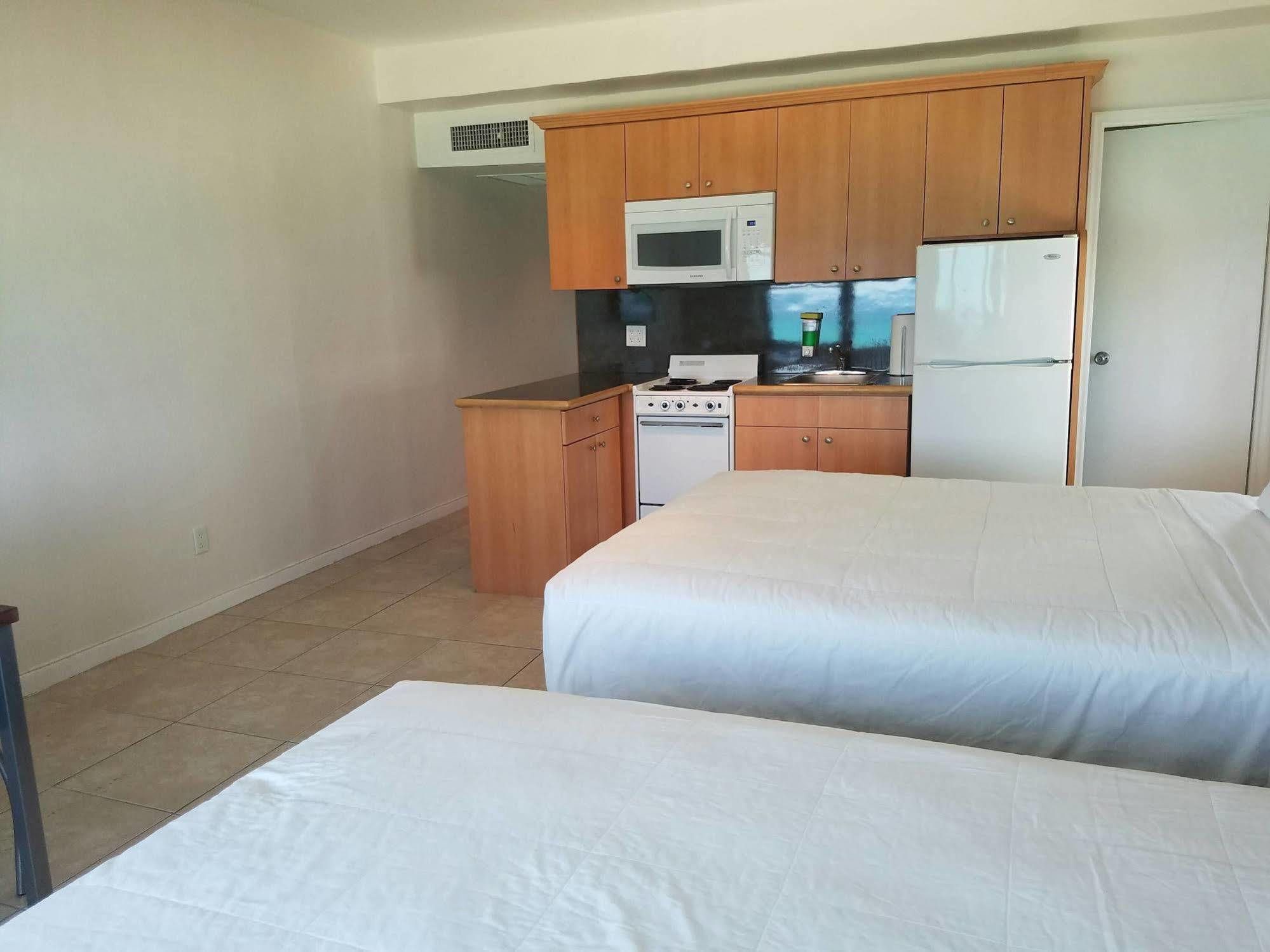Ocean Front Casablanca With Full Kitchens & Access By Bl Apartment Miami Beach