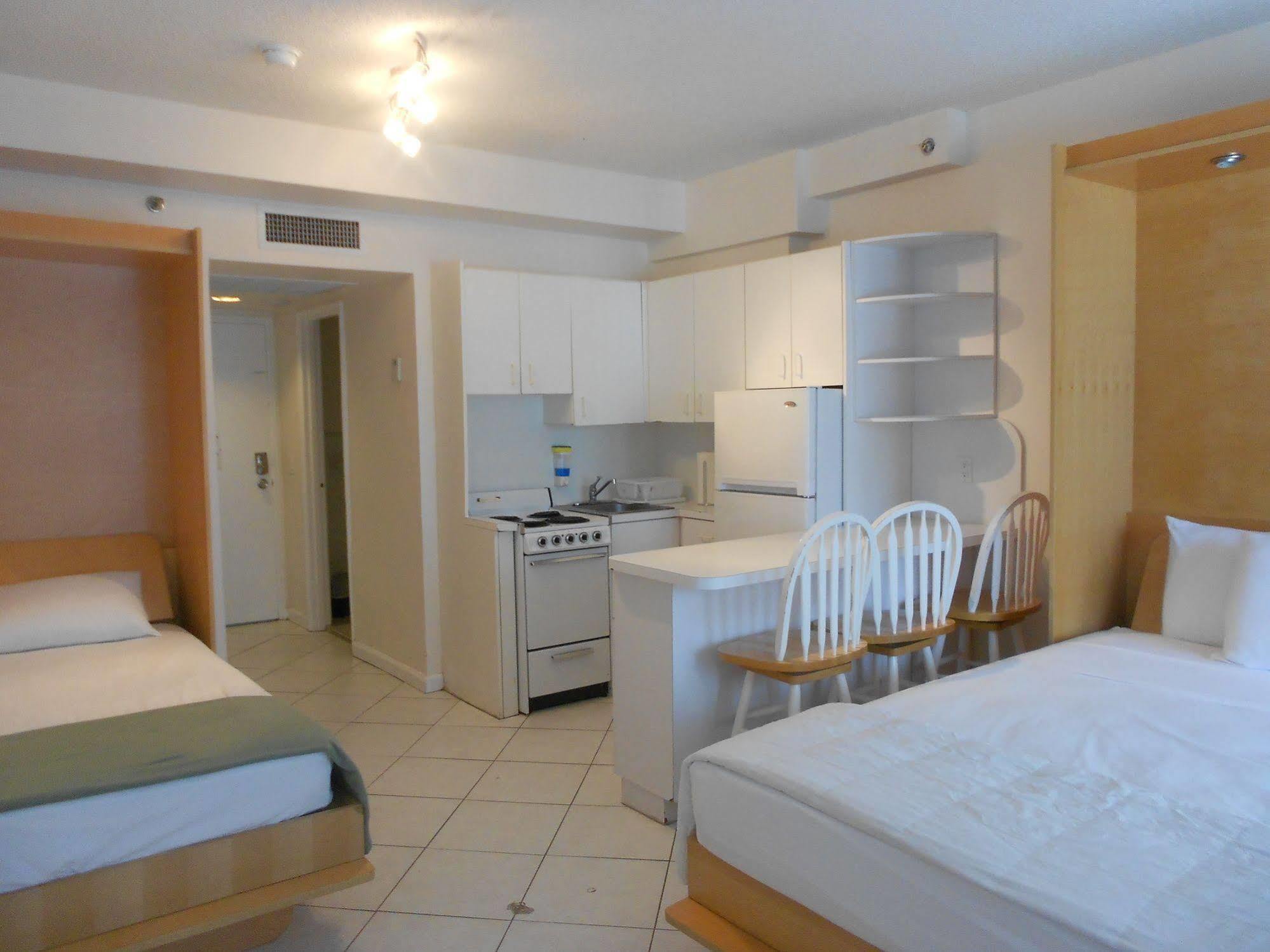 Ocean Front Casablanca With Full Kitchens & Access By Bl * Miami Beach