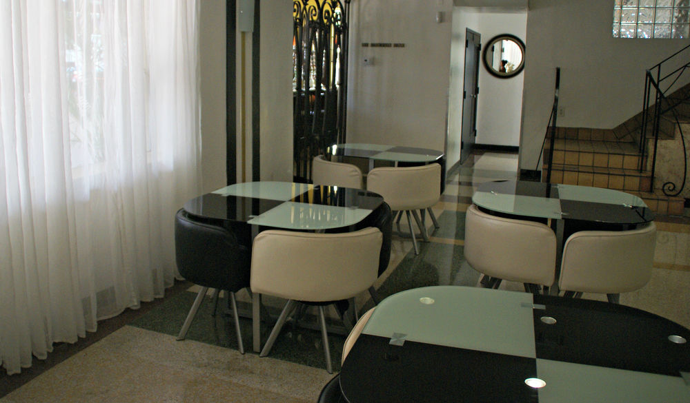 South Plaza Hotel