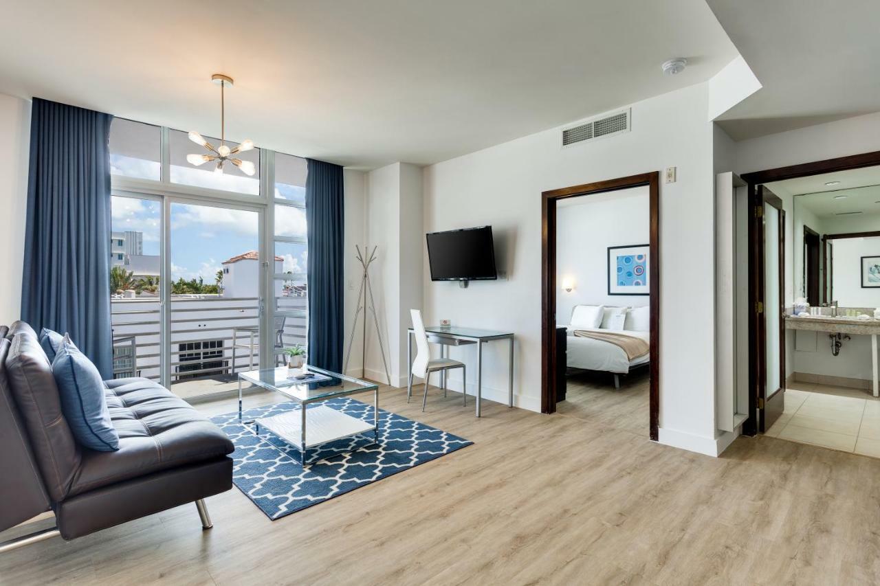 At Congress Ocean Drive Apartment *