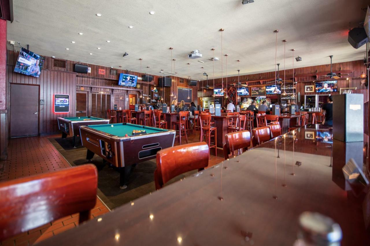 Miami & Bar 3*