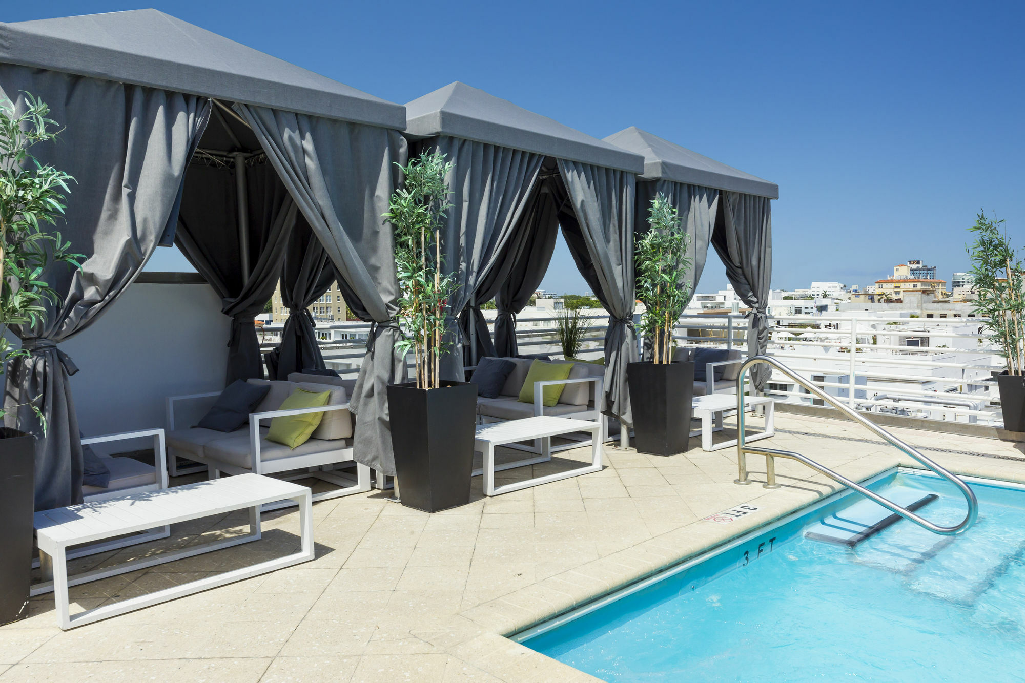 At Congress Ocean Drive Apartment *