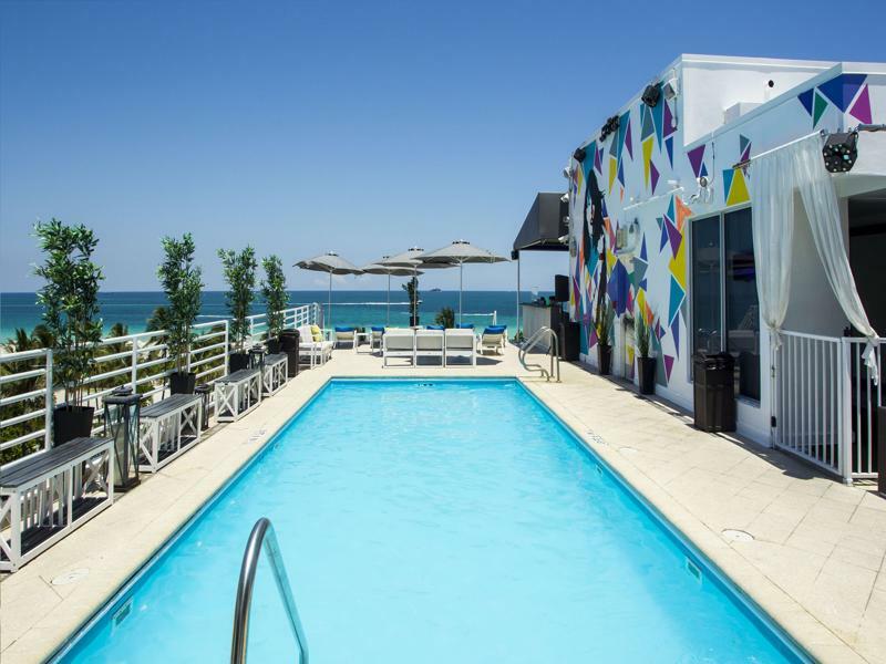 At Congress Ocean Drive Apartment