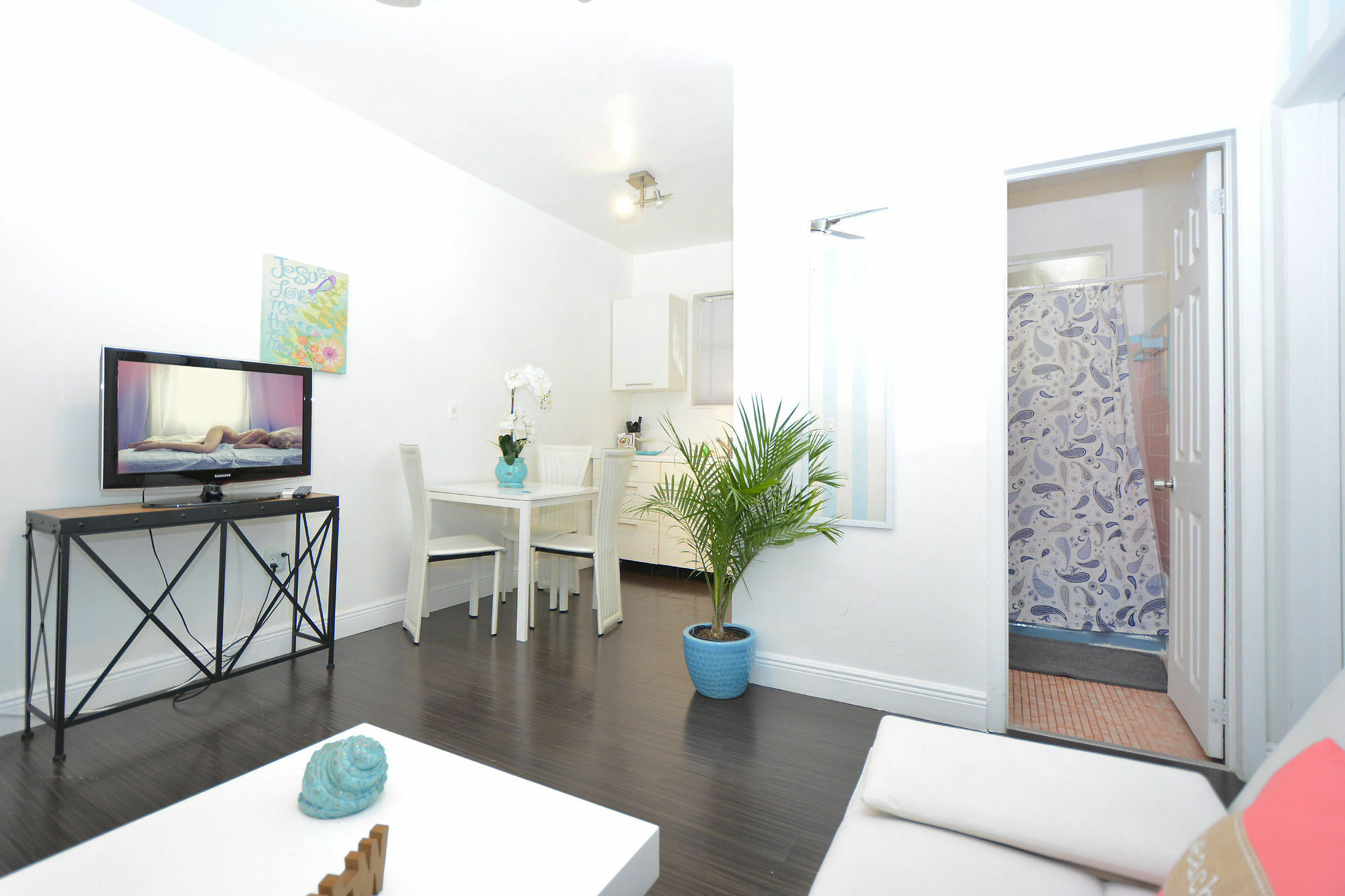 Art Deco Drexel Apartment Miami Beach