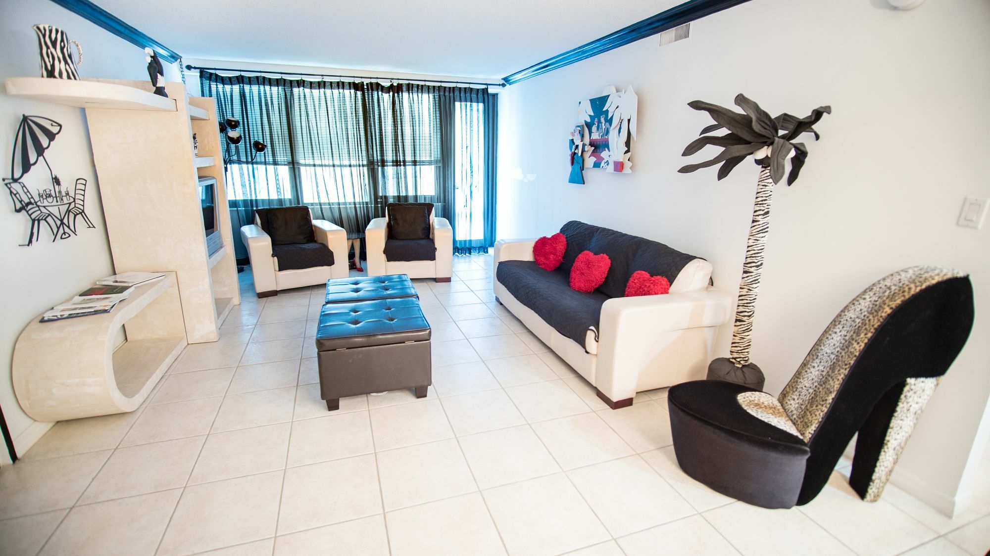Apartment By The Miami Beach