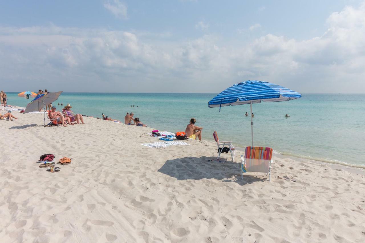 Castle Beach: Sea Grass * Miami Beach