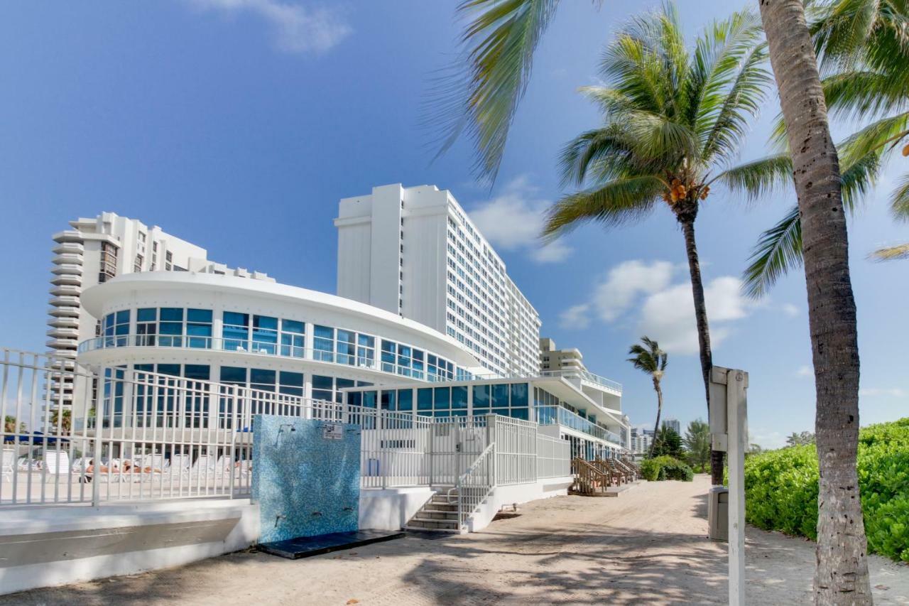 Castle Beach: Sea Grass Miami Beach