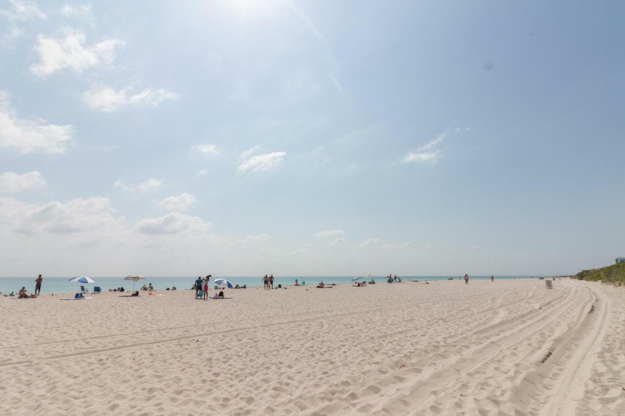 Castle Beach: Sea Grass * Miami Beach