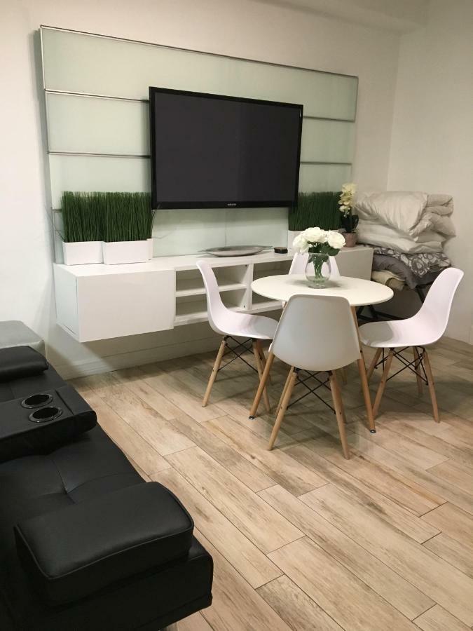 2 Bedroom Ocean Drive Newly Renovated *