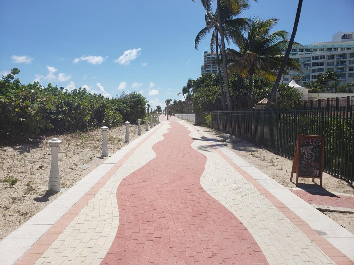 2 Bedroom 2 Bath Beachfront On Miami Millionaire Row 2* Miami Beach