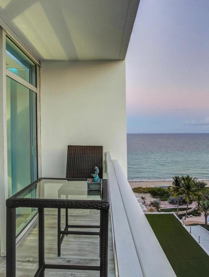 Apartment Oceanview At The Carillon Miami Beach