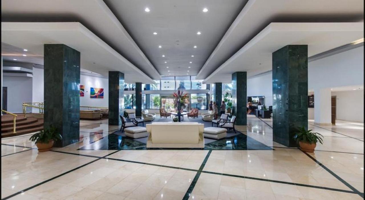 Ocean Front Casablanca With Full Kitchens & Access By Bl * Miami Beach