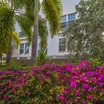 Art-Deco Tropical Getaway