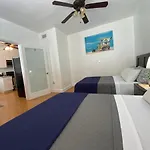 Miami Beach Rooms B&B