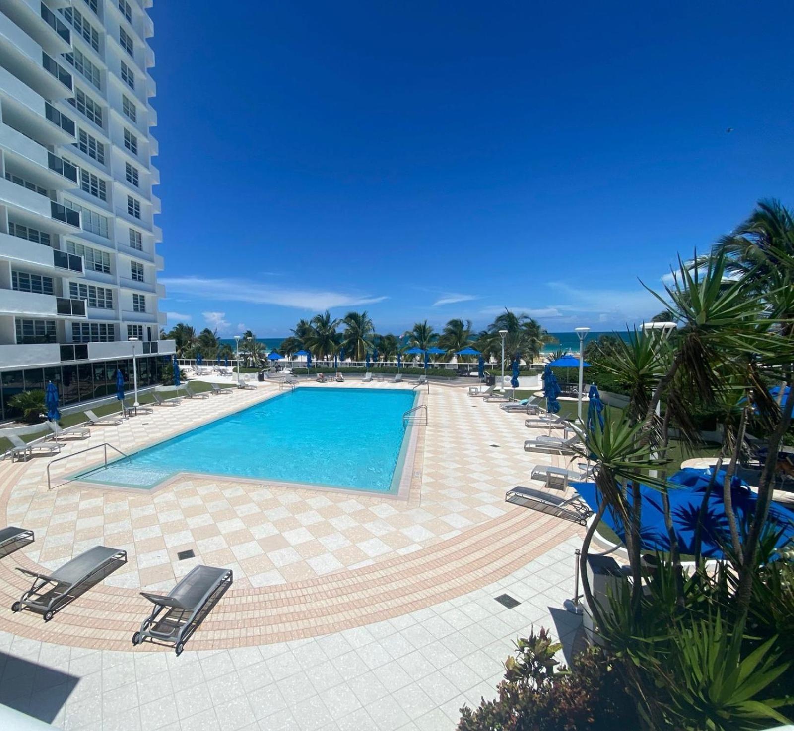 Elegant And Spacious Beachfront With Parking Miami Beach