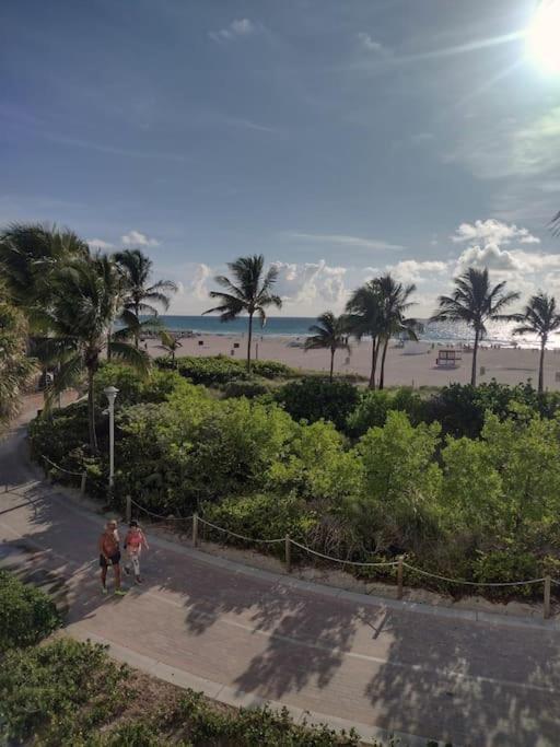 Elegant And Spacious Beachfront With Parking *