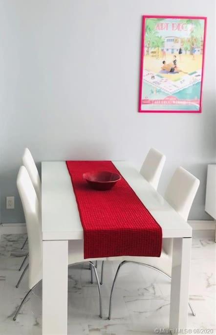 Apartment Elegant And Spacious Beachfront With Parking