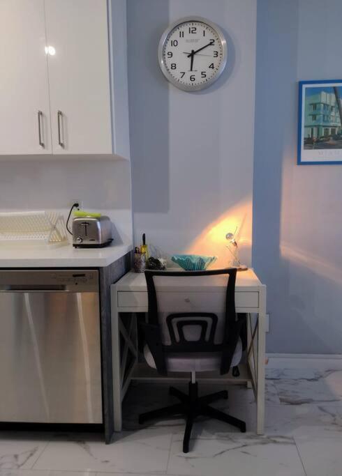 Apartment Elegant And Spacious Beachfront With Parking