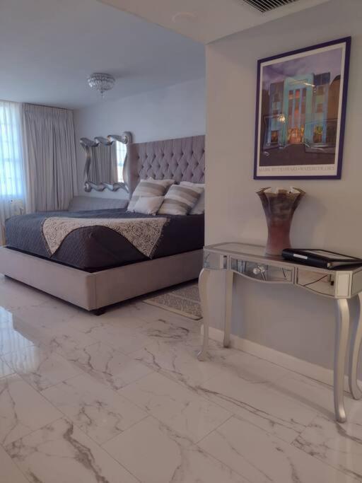 Apartment Elegant And Spacious Beachfront With Parking *