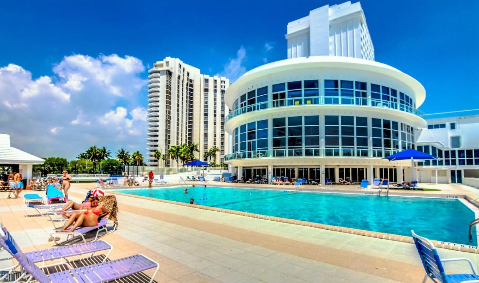 Castle 705 Miami Beach