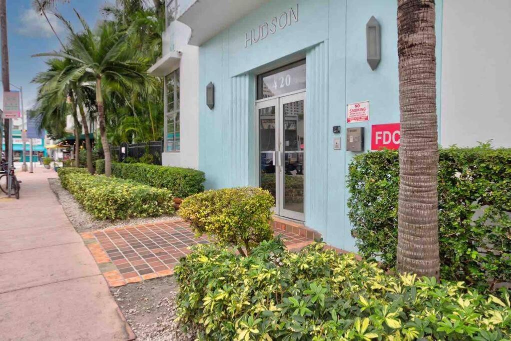 Apartment Tropical Haven Pool & 2blocks To *