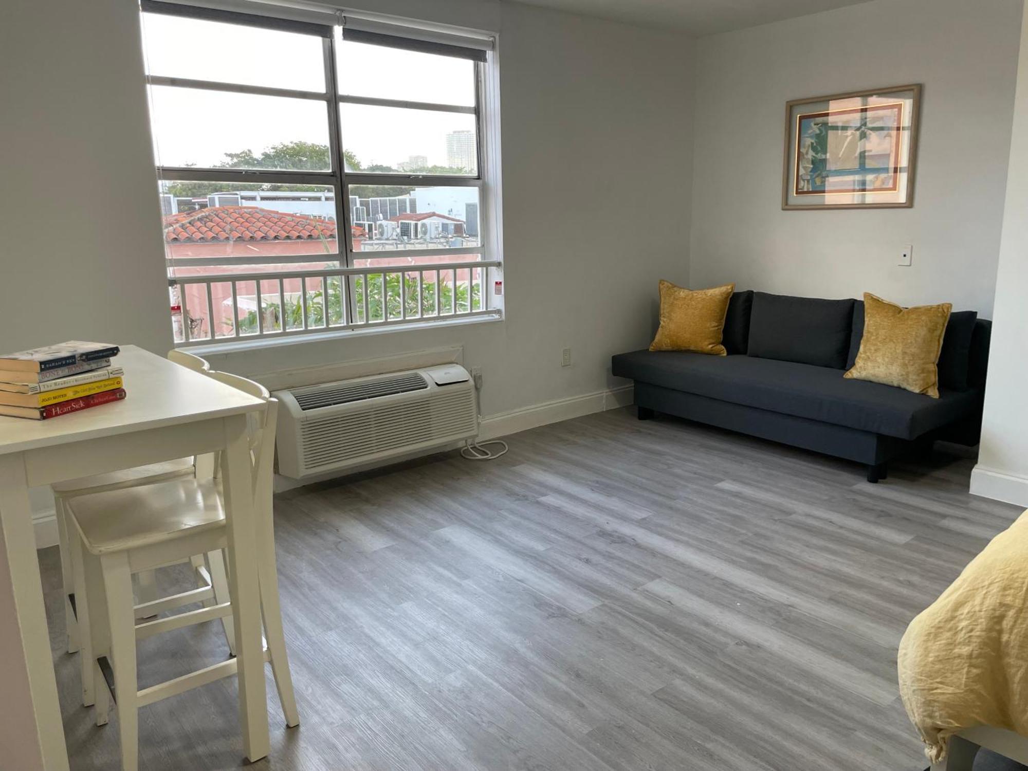 Tropical Haven Pool & 2blocks To * Miami Beach
