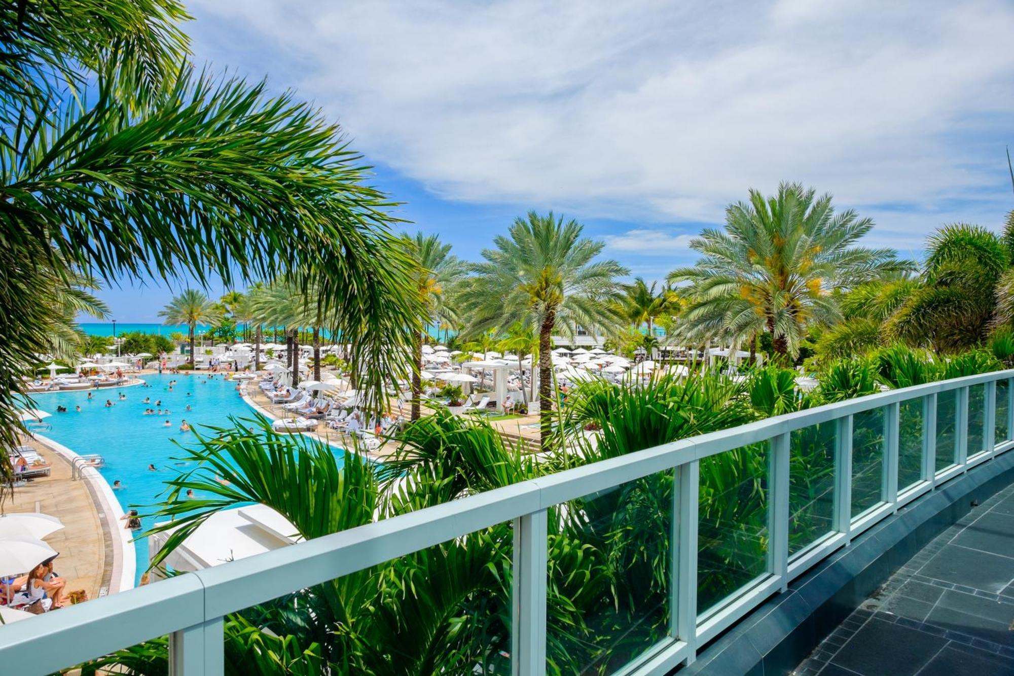 Fontainebleau Jr With Balcony Miami Beach