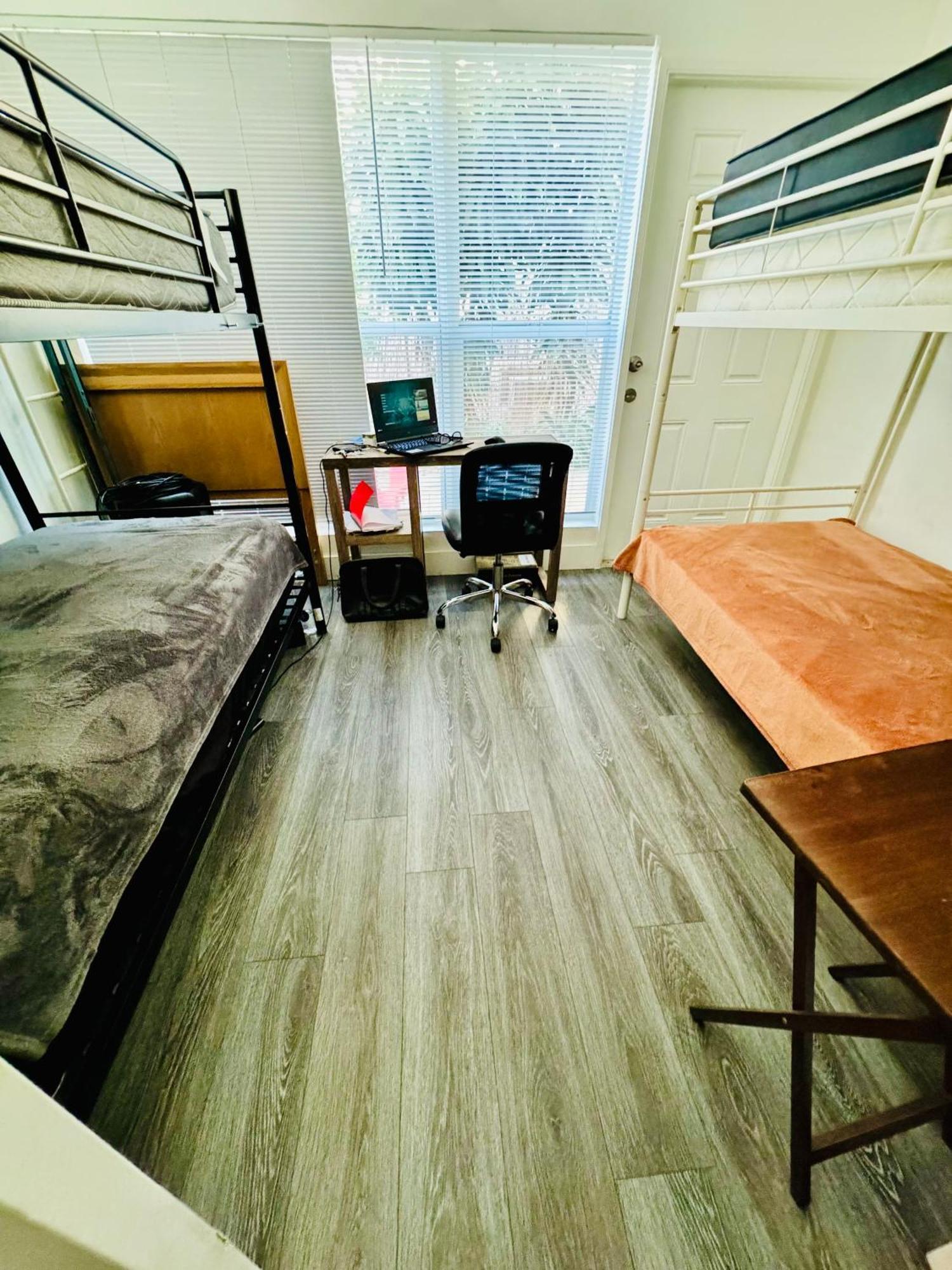 Byron Empire Hostel Miami Beach