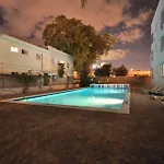 Tropics Hotel
