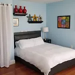 Spacious Private Sobe Studio
