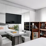 Nautilus Sonesta Miami Beach