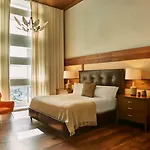 Nautilus Sonesta Miami Beach