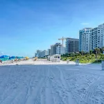 Deluxe Studios And Apartments At The Casablanca