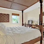 New Amazing Large 3Br Direct Oceanfront Penthouse On Ocean Drive!!