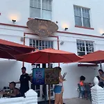 Beach House Beachfront Studio 107