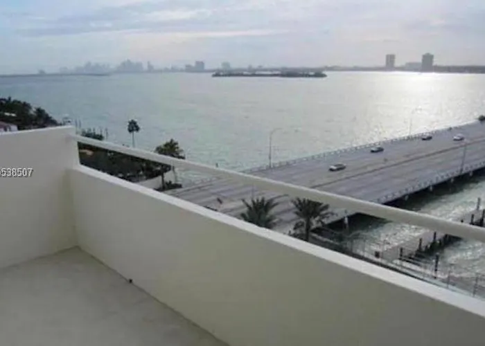 Fantastic Studio With Incredible Bay Views